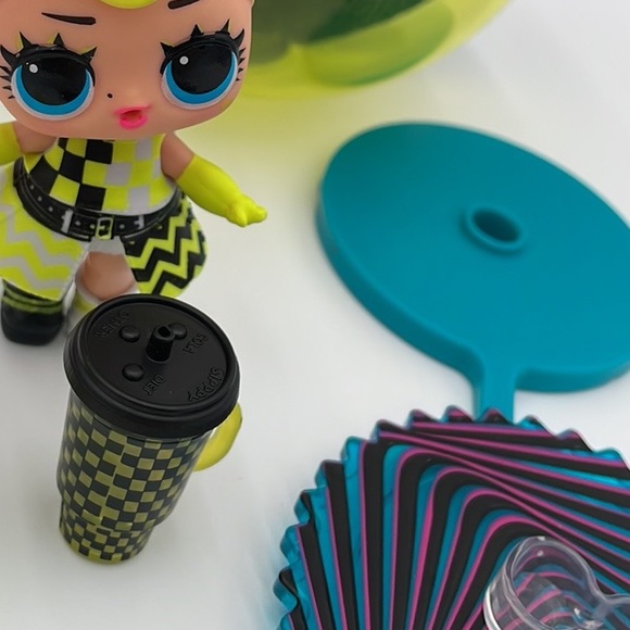 LOL Surprise Dance Dance Dance MGA Dolls M.C. Pose and Tempo QT - Picture 9 of 10